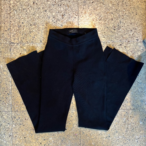 Babaton Stretchy Flared Pants - Picture 3 of 5